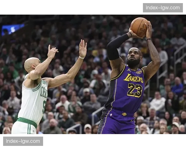 西部冠军预测雷霆断层领跑 概率高达百分之五十三